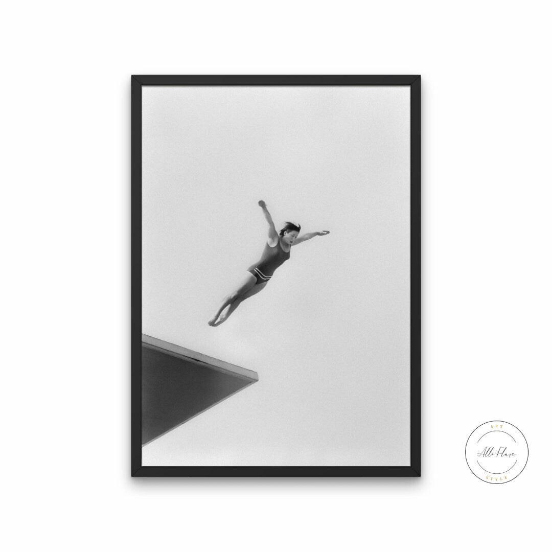 Black and White Vintage Swimmer Wall Art INSTANT DOWNLOAD, swimming pool art, Japandi wall art, sport print, sports aesthetic, swimmer print