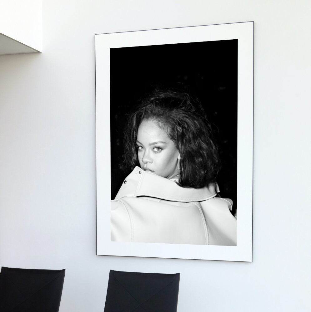 Black and White Rihanna Poster INSTANT DOWNLOAD, Hypebeast, Urban Hip hop lifestyle, pop culture poster, 90s pop art girls, fashion wall art