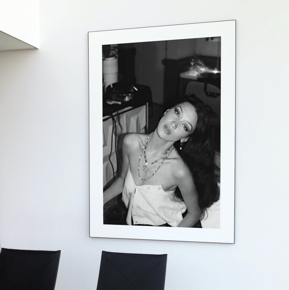 Black and White Bella Hadid Poster INSTANT DOWNLOAD, Fashion Photography, Fashion Wall Decor, High-Profile Supermodel, Fashion Icon, Glam