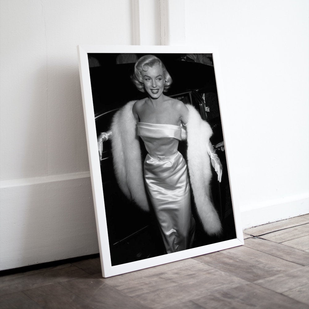 Black and White Marilyn Monroe Poster DIGITAL PRINT, Marilyn Monroe Photo, pop culture poster, Old Hollywood, Glamour Art, Fashion Poster