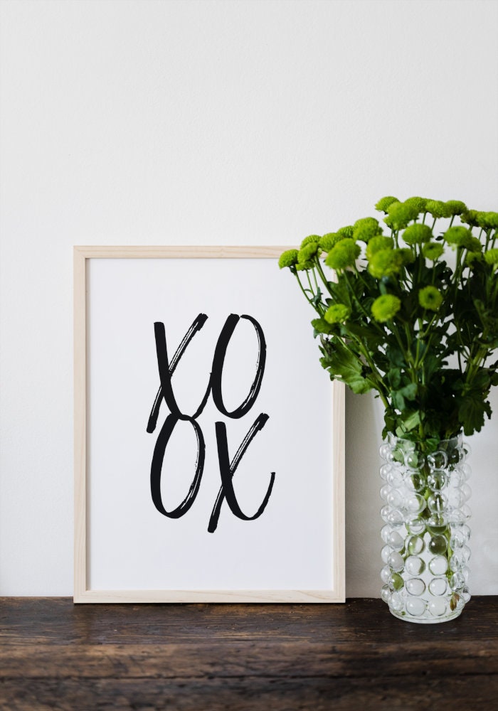 XOXO Black and White Wall Art INSTANT DOWNLOAD, one piece poster, Preppy Wall Art, Trendy Dorm Prints, Academia aesthetic, fashion wall art